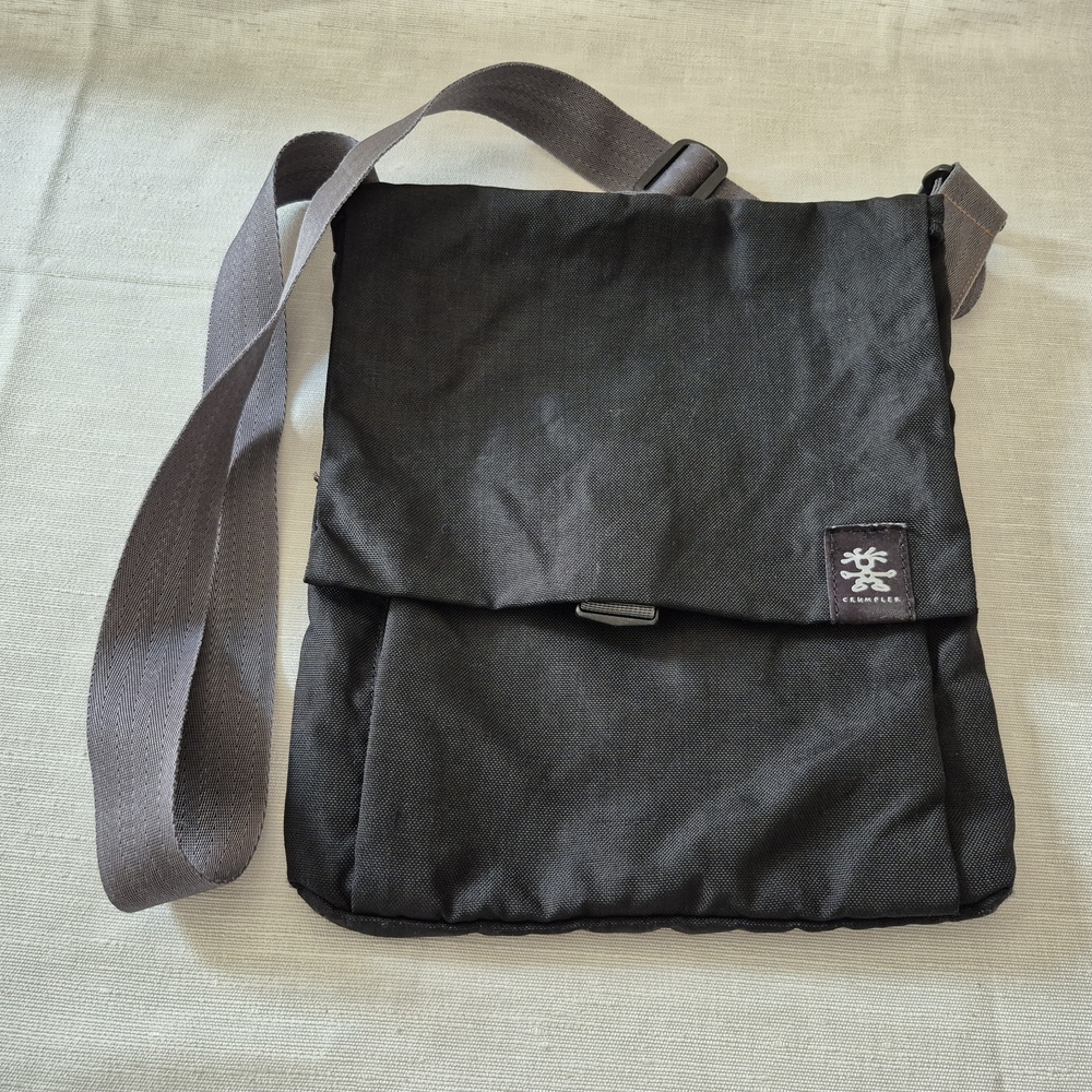 Crumpler Lamington Sling 13" Black Messenger mens Bag, Crossbody, urban commuter